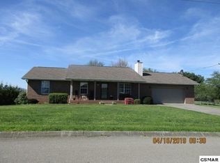 1429 Kay View Dr, Sevierville, TN 37876