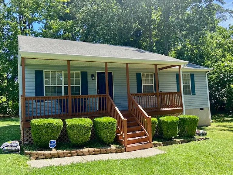 133 Howard Dr — Photo 2