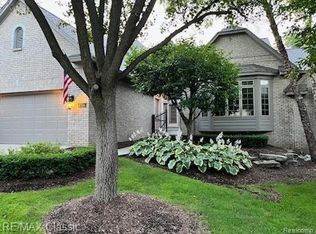 6536 Enclave Dr, Clarkston, MI 48348