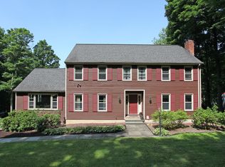 12 Hickory Ln, New Fairfield, CT 06812