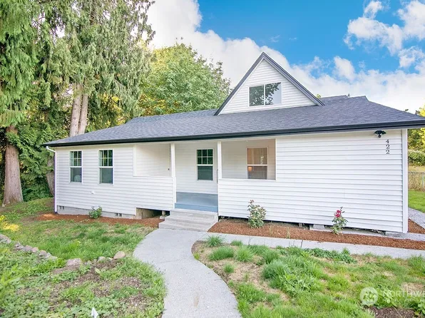 422 Larue Street NE, Castle Rock, WA 98611