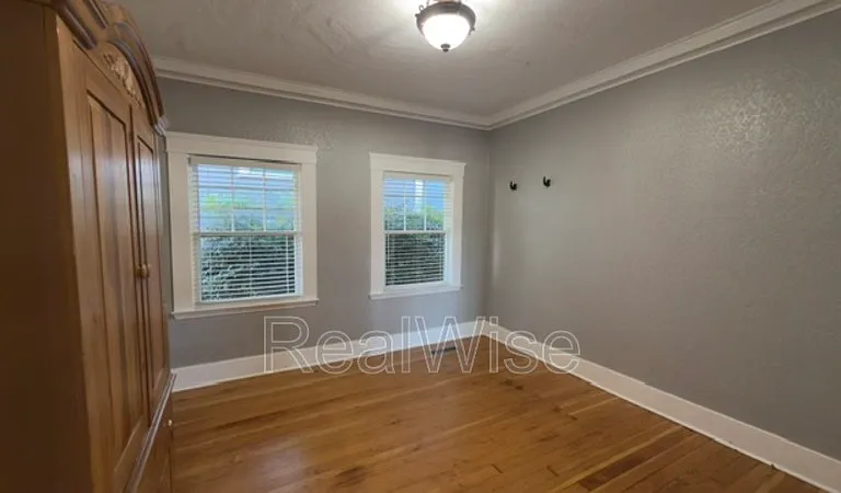 837 SE Blakeley Ave — Photo 18