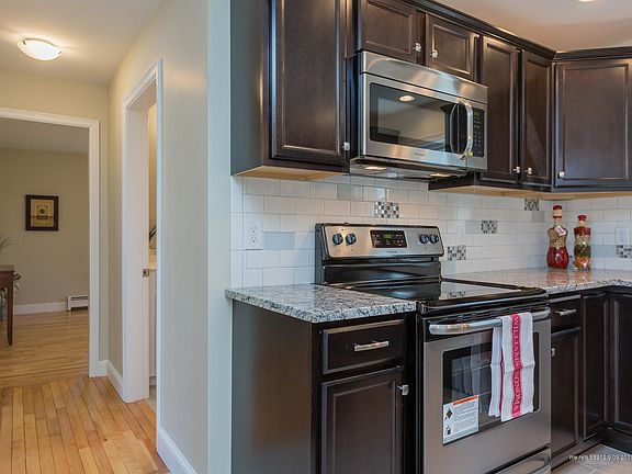 5th image of 8 Down East Ln