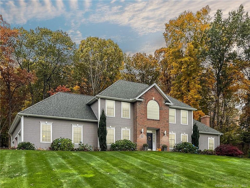 1st image of 34 Sand Hill Ln