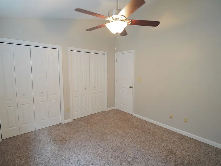 1908 Wagon Wheel Cir E — Photo 29