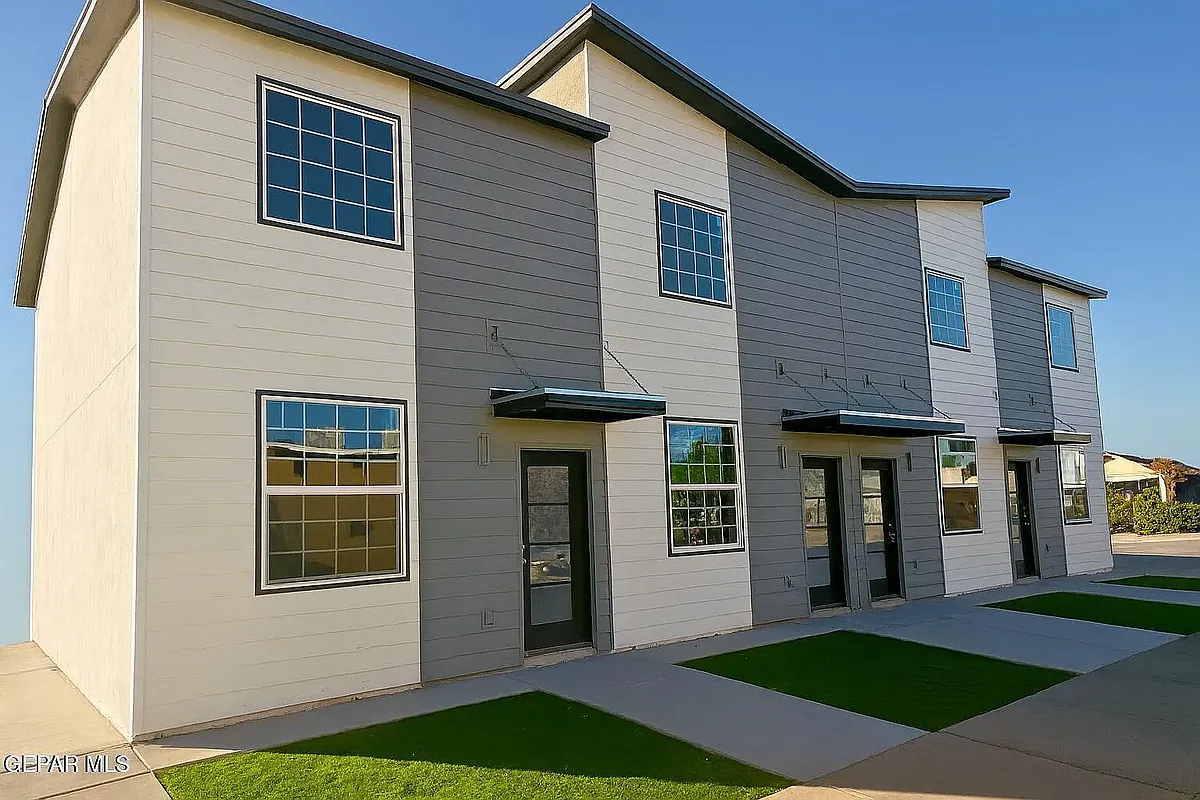 Building Photo - 3030 Pera Ave #2