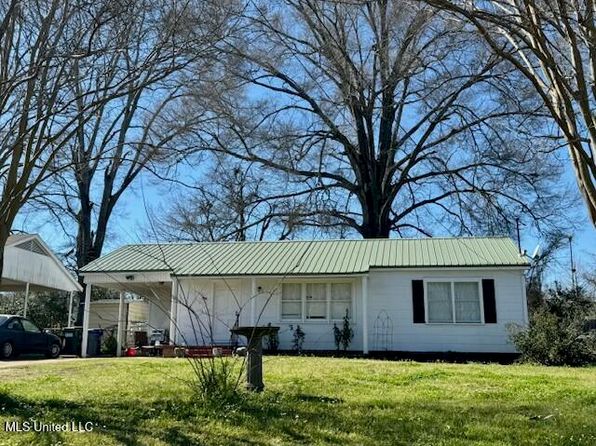 106 Laurel Ave, Natchez, MS 39120