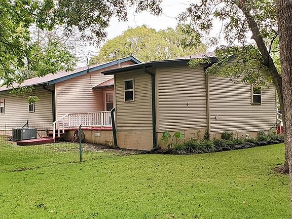 3rd image of 403 Seminole Dr