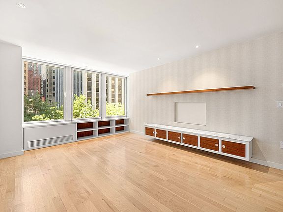 4th image of 90 William St APT 4A