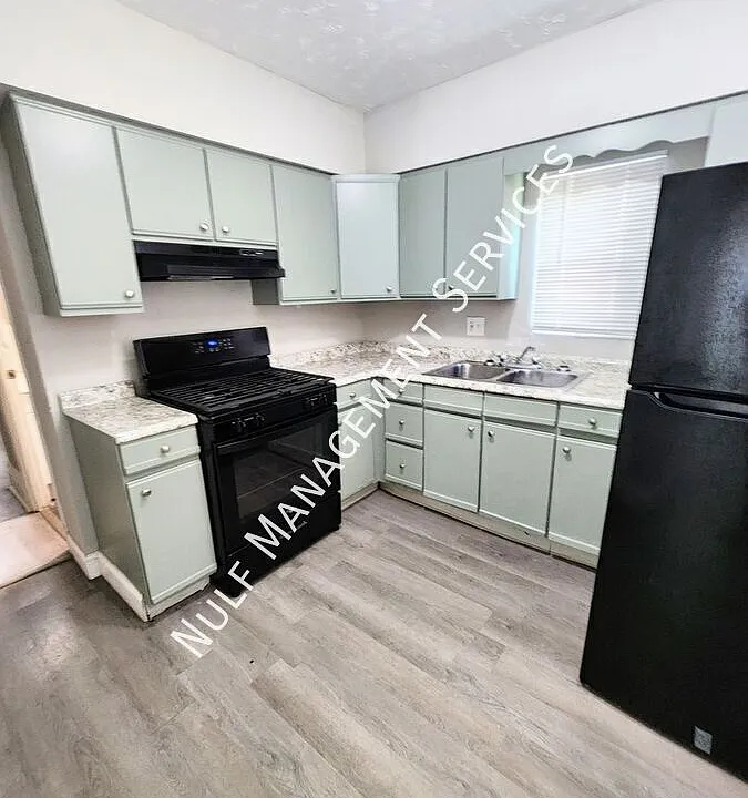 1210 Maple Ave #2