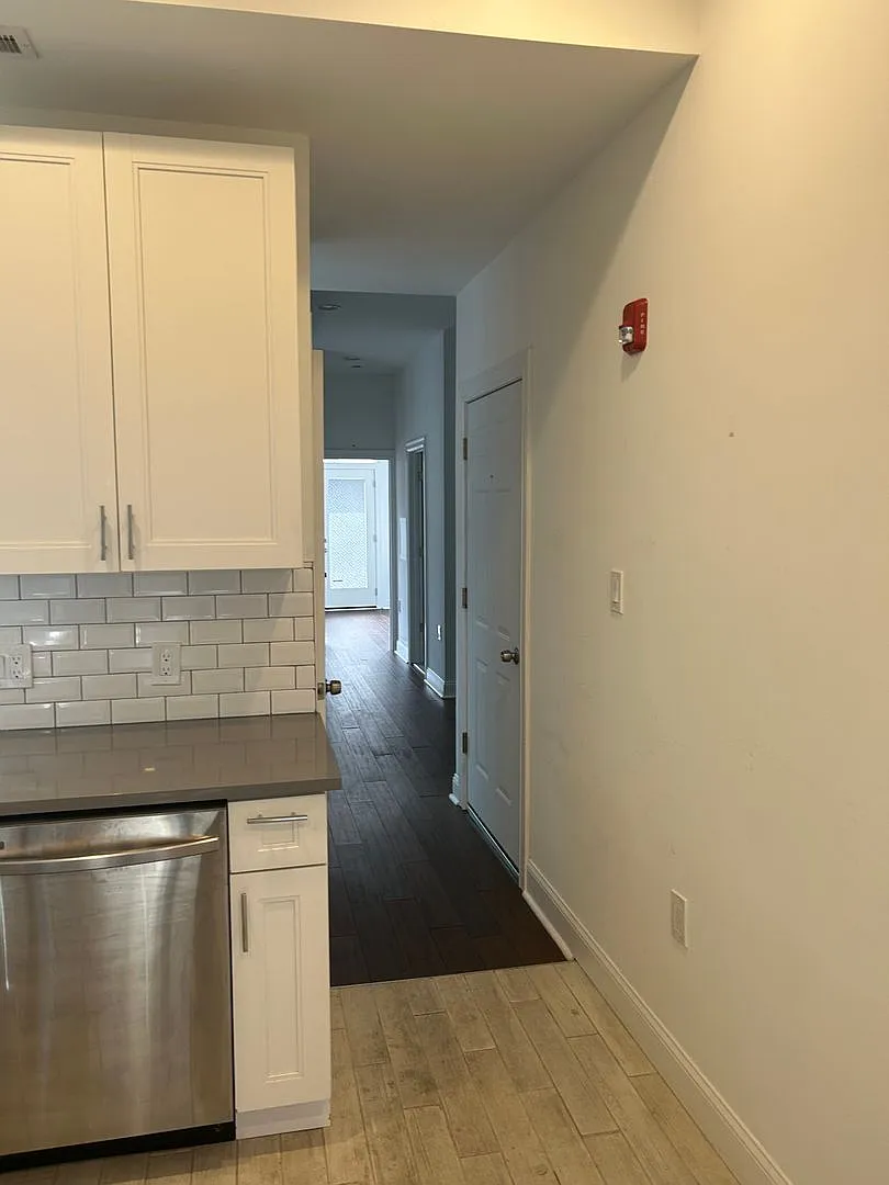 Beautiful 2 bedroom, 2 bathroom apt (Sec 8 voucher 2 ) — Photo 1
