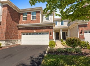 1004 Ravendale Ct, Naperville, IL 60540