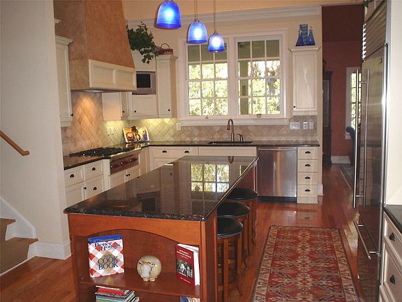Gourmet Kitchen with 22 foot ceiling.