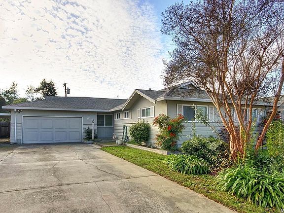 2nd image of 3720 Lynwood Way