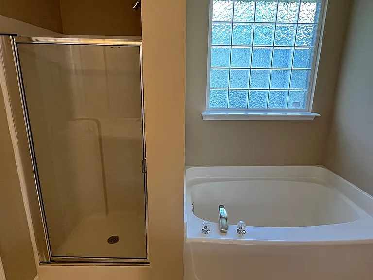 10410 Pickerel Ln — Photo 15