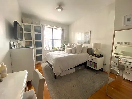 Rented by Capri Jet Realty Corp | media 1