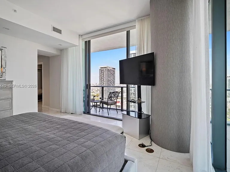 480 NE 31st #2707 — Photo 24