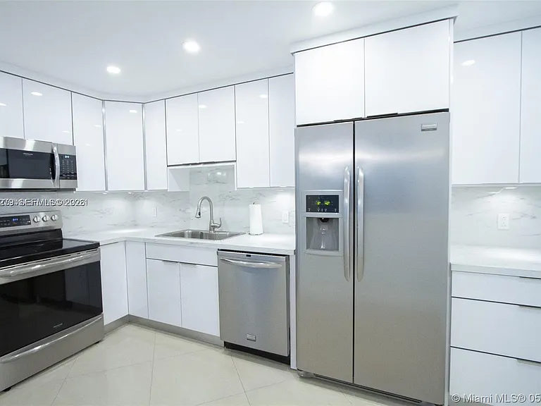 3801 S Ocean Dr #Penthouse 16S — Photo 9