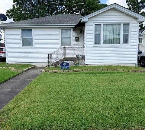 2nd image of 410 Manson Ave