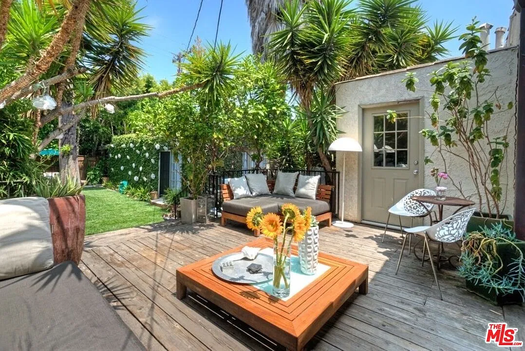2 bed, 2.0 bath, 1032 sqft, $7,000 — Photo 1