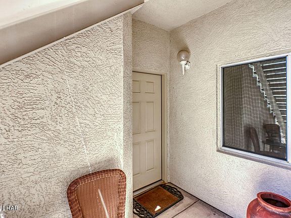 5th image of 420 Acoma Blvd S Unit 9