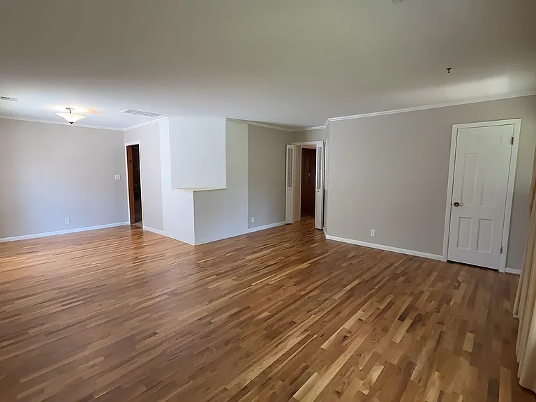 5443 S Marion Ave E — Photo 3