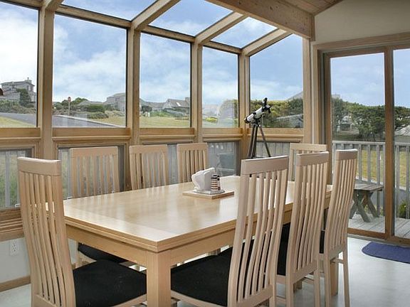 Sunroom/Breakfast nook