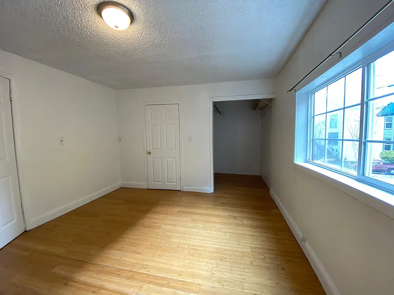 2310 E Madison St — Photo 18