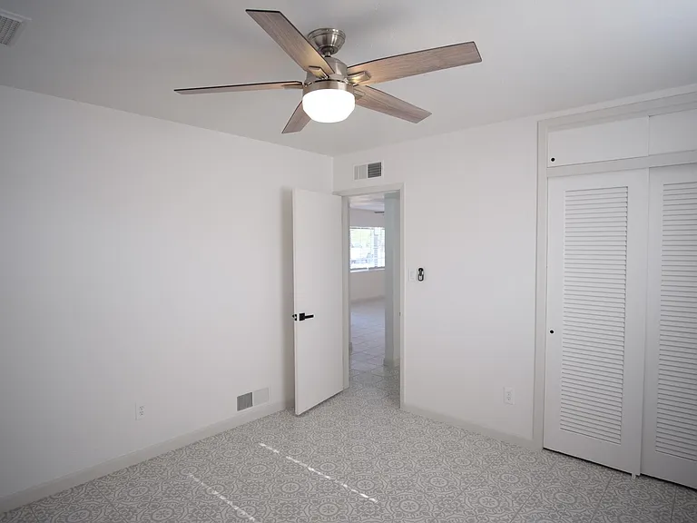 2743 N Park Ave — Photo 23