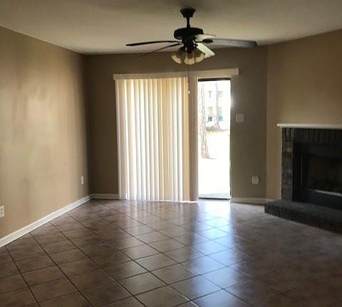 2nd image of 827 Asheville Dr #827