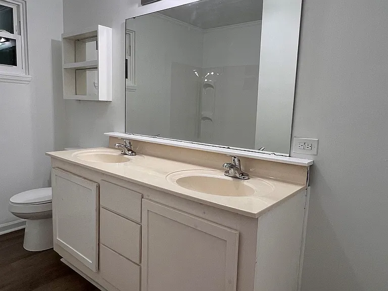 801 E Main St — Photo 12