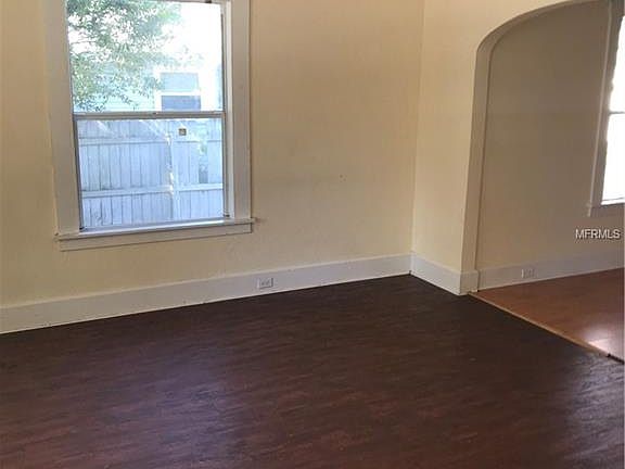 5th image of 1051 Melrose Ave S