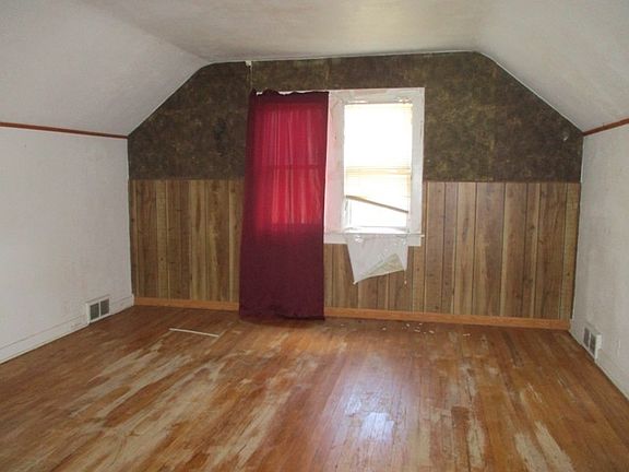 2nd image of 1312 Park Ave