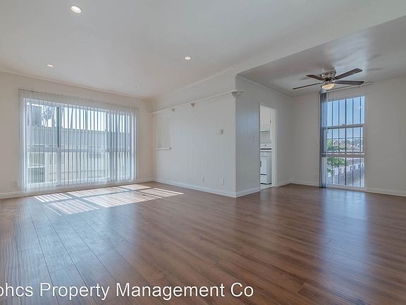 3rd image of 922 N Normandie Ave APT 6