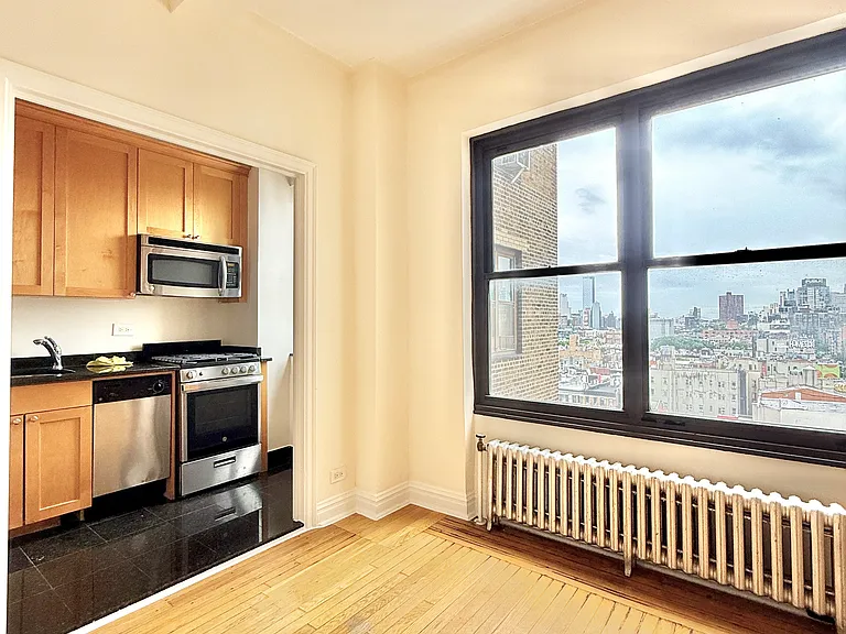 166 2nd Ave #14B — Photo 2