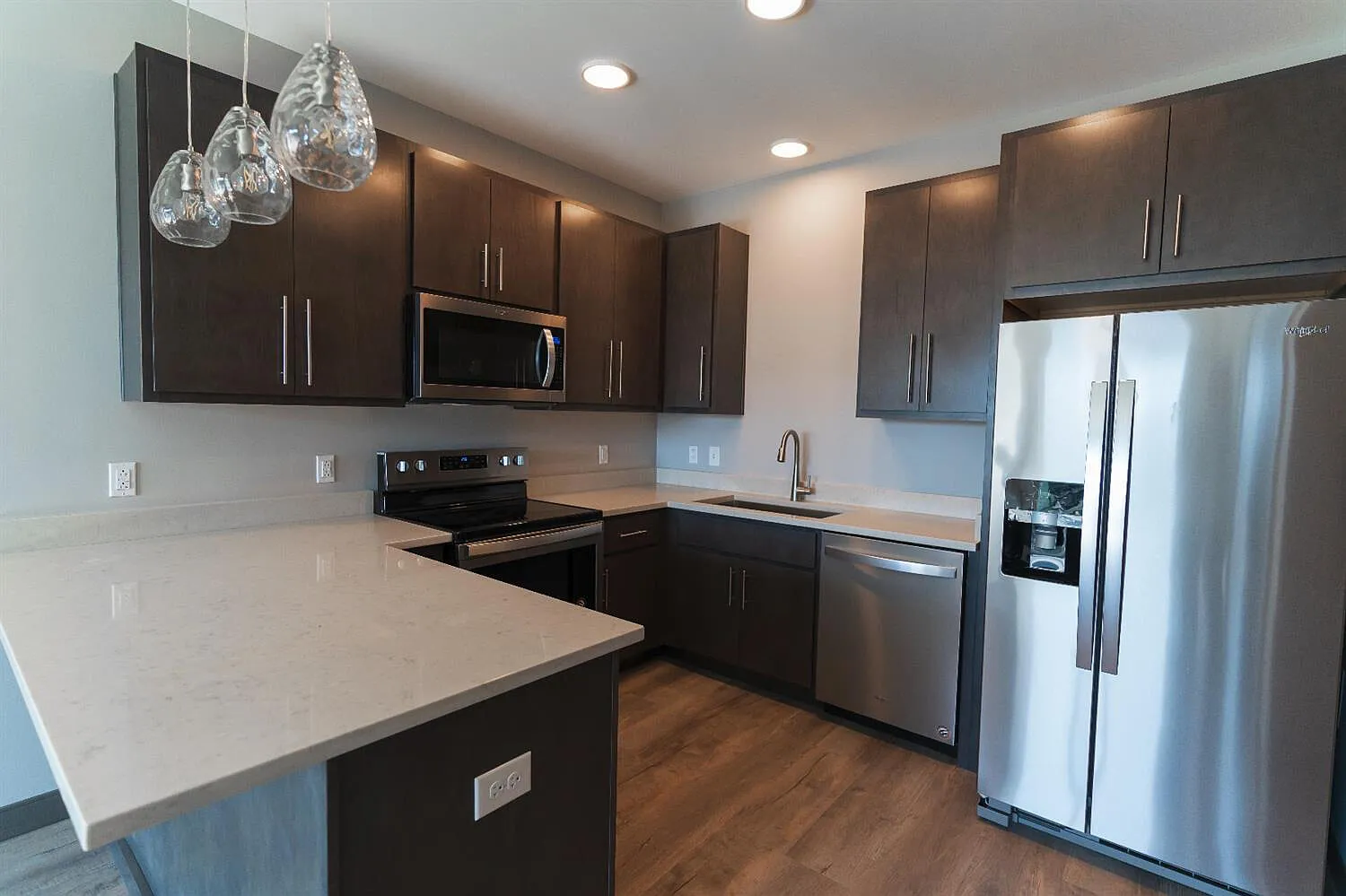 1 bed, 1.0 bath, 703 sqft, $1,300 — Photo 4