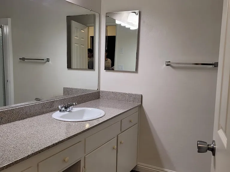 073 - Canyon Crest Hills Apartments — Photo 10