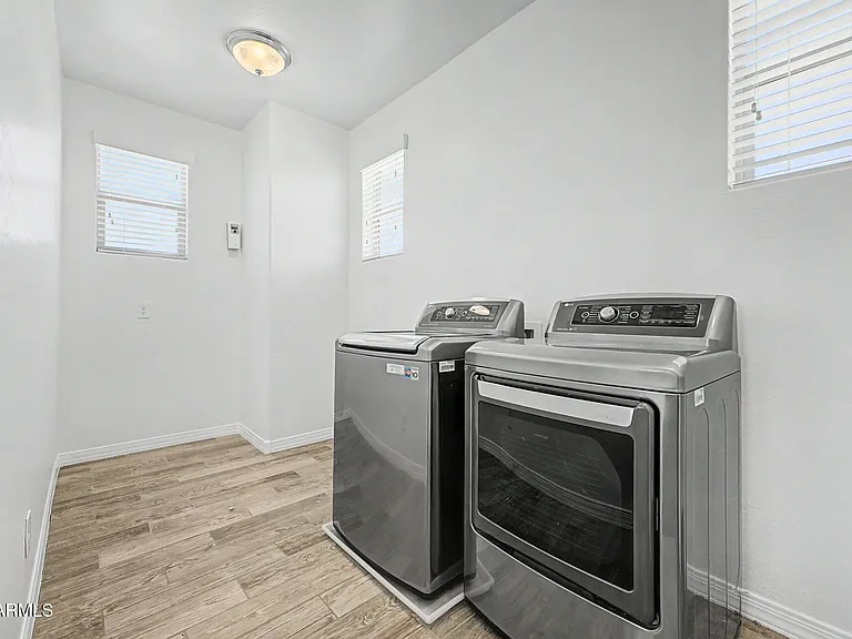 15912 W Sierra St — Photo 35