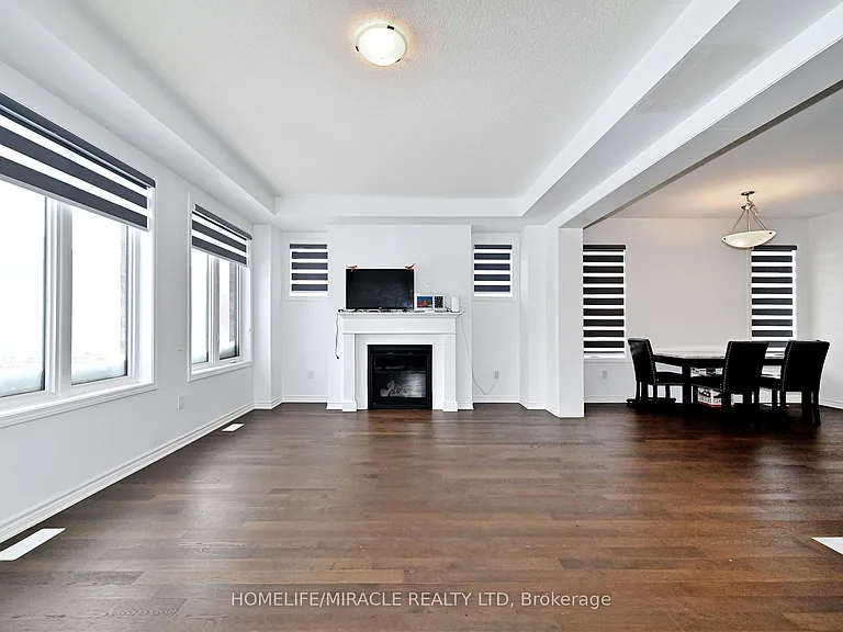 689 Mika St — Photo 12