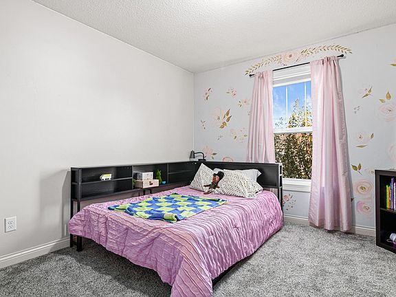 5th image of 15847 Elmwood Ln