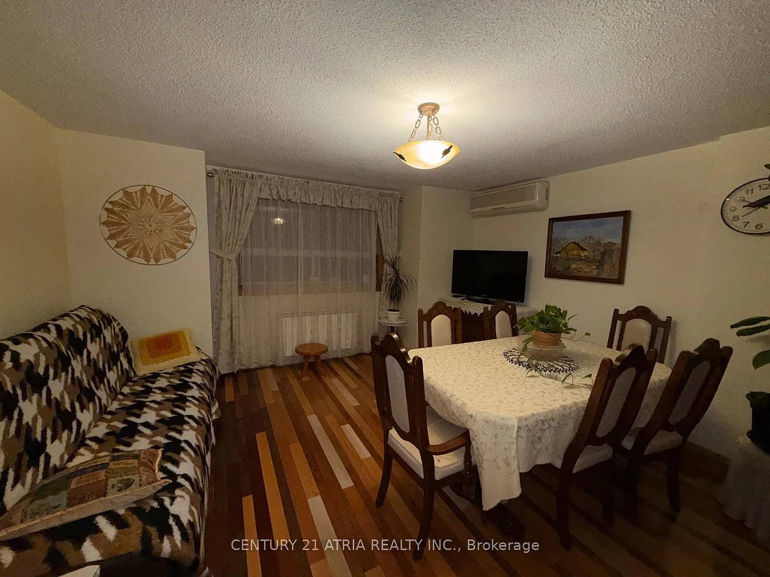 1 bed, $2,000 — Photo 1
