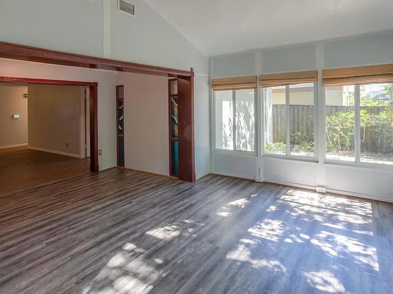 1924 Seton Dr — Photo 10