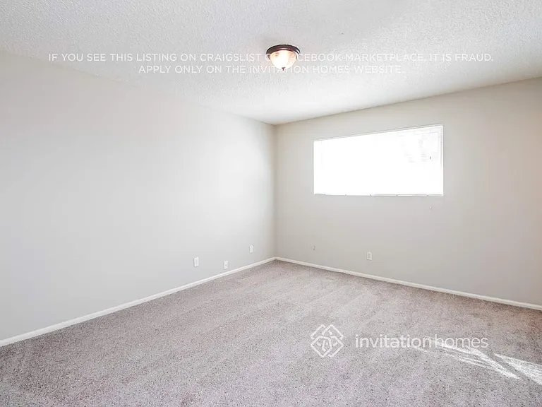 1249 E 8th St — Photo 10