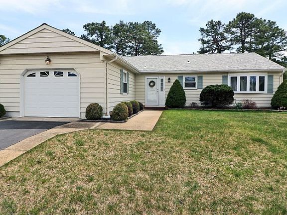 2nd image of 6 Elkton Ct