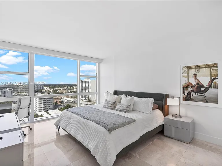 6801 Collins Ave #1402 — Photo 23