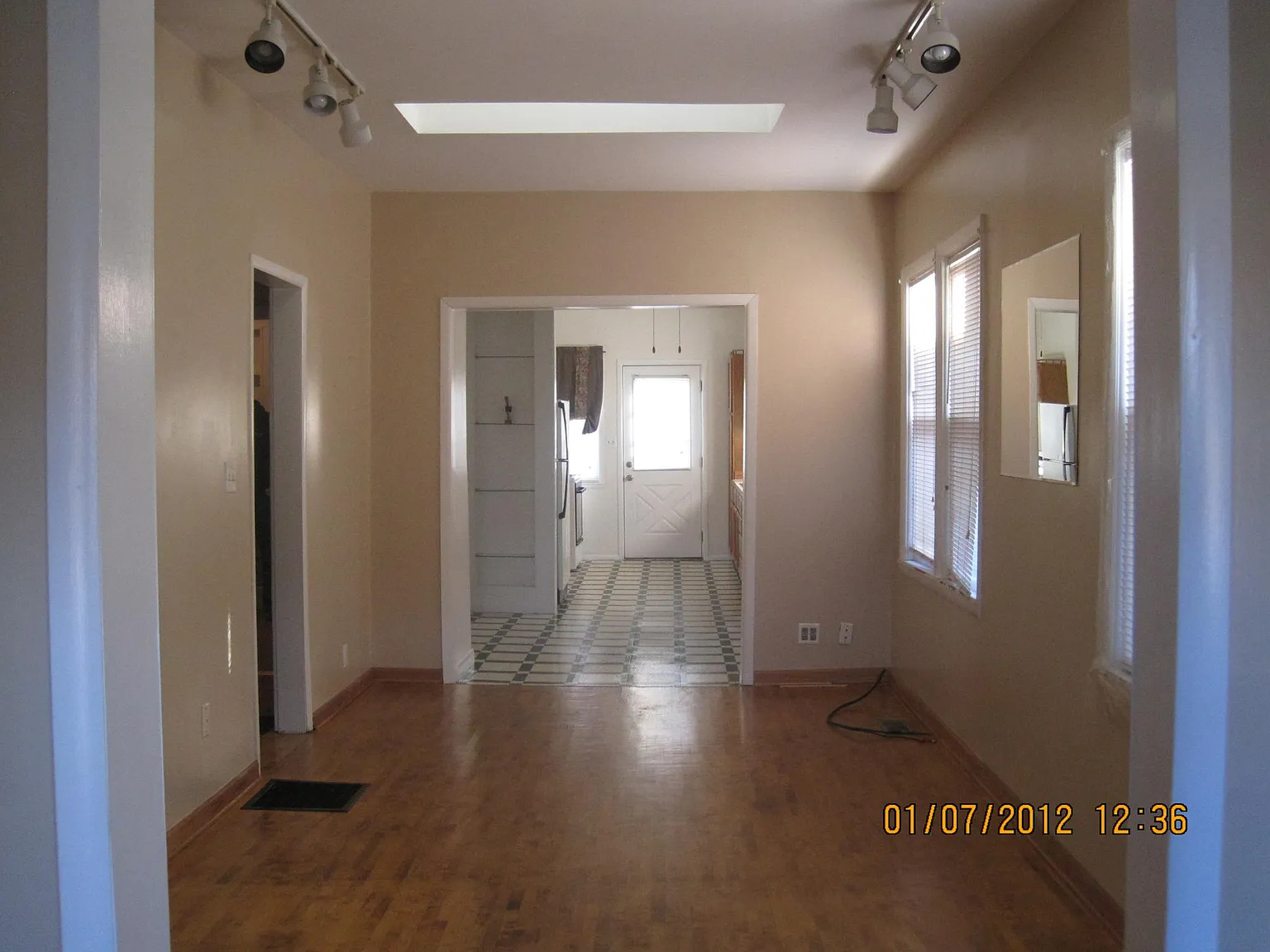 216 Josephine Ave photo 1