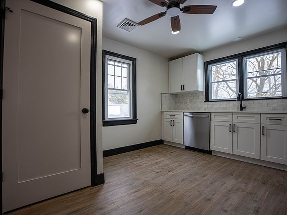 3rd image of 111 E Garwood A & B Ave #2
