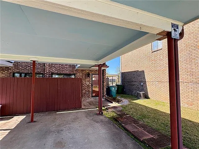 3 bed, 2.0 bath, 1300 sqft, $1,875 — Photo 2