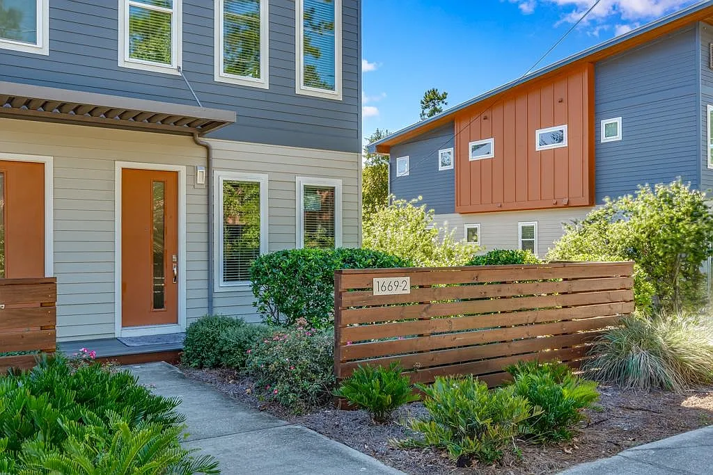 2 bed, 2.5 bath, 1440 sqft, $2,395 — Photo 2