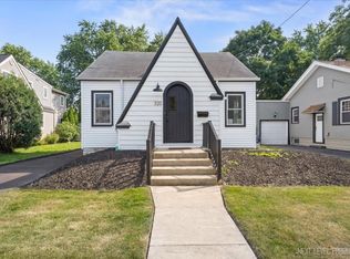 320 Chalmers St, Geneva, IL 60134